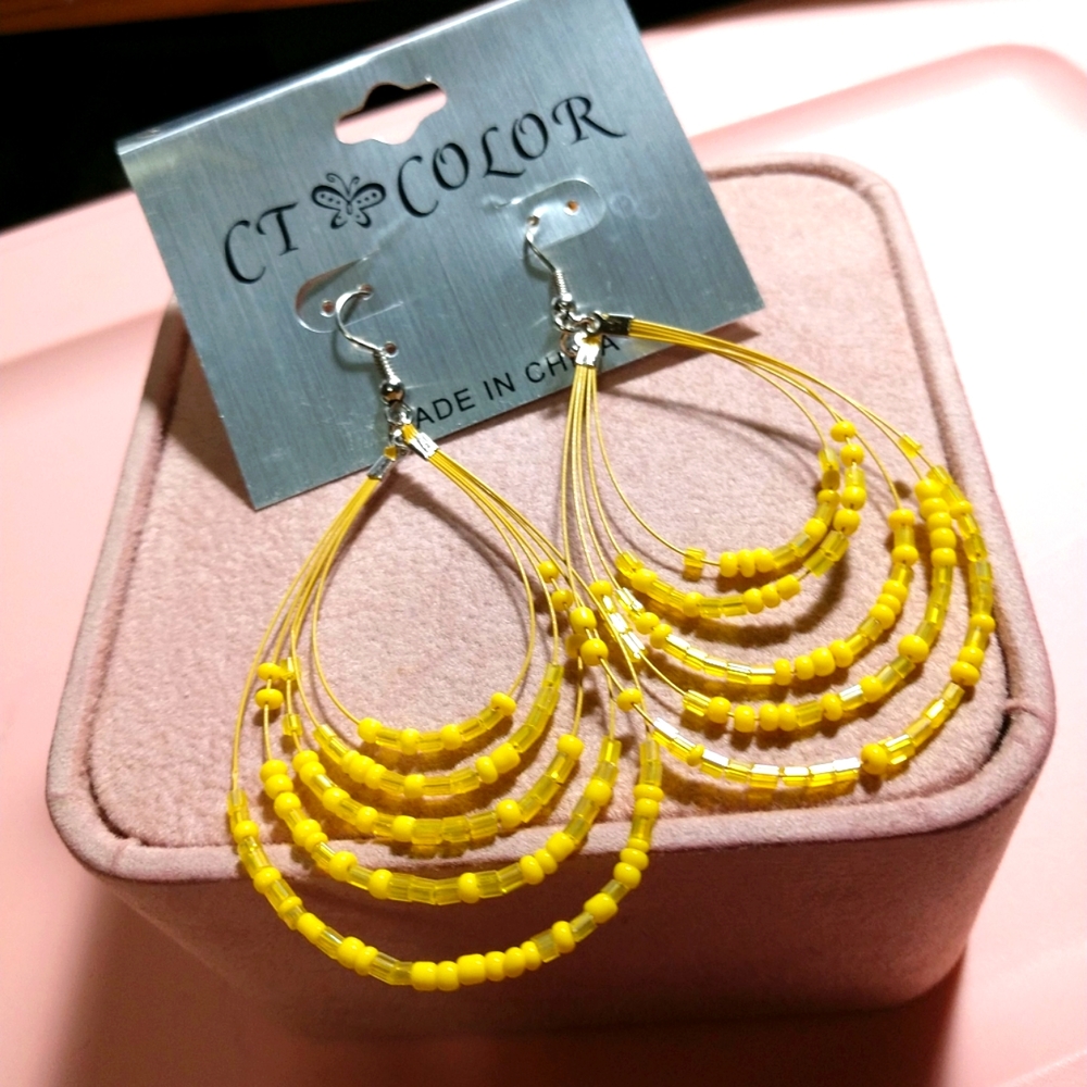 🎯.🎯Yellow Beaded Earrings Dangling French Wires 3" NWT